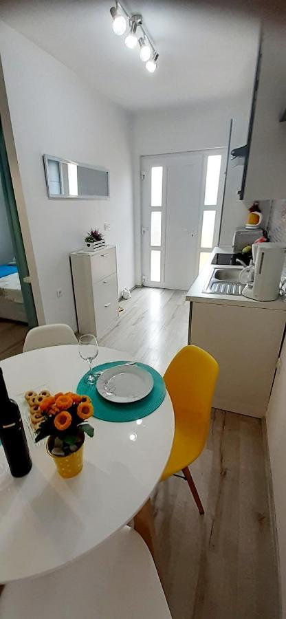 Lennida Studio Apartman With Free Parking Kavran Exterior photo
