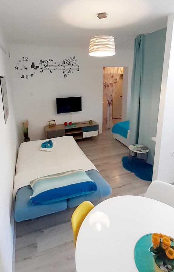 Lennida Studio Apartman With Free Parking Kavran Exterior photo