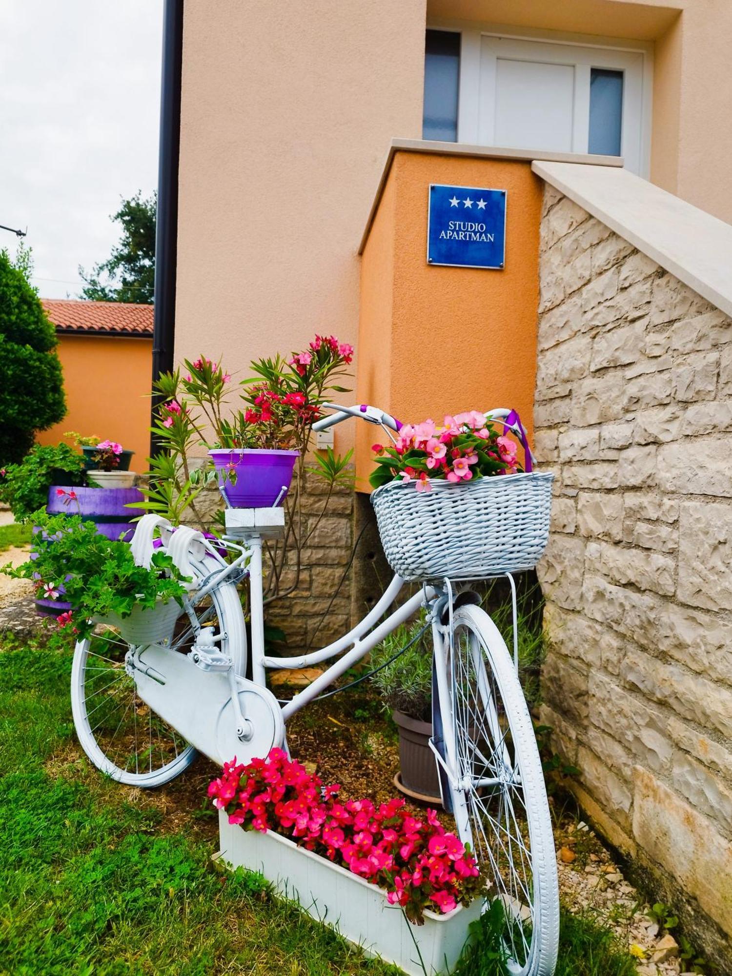 Lennida Studio Apartman With Free Parking Kavran Exterior photo